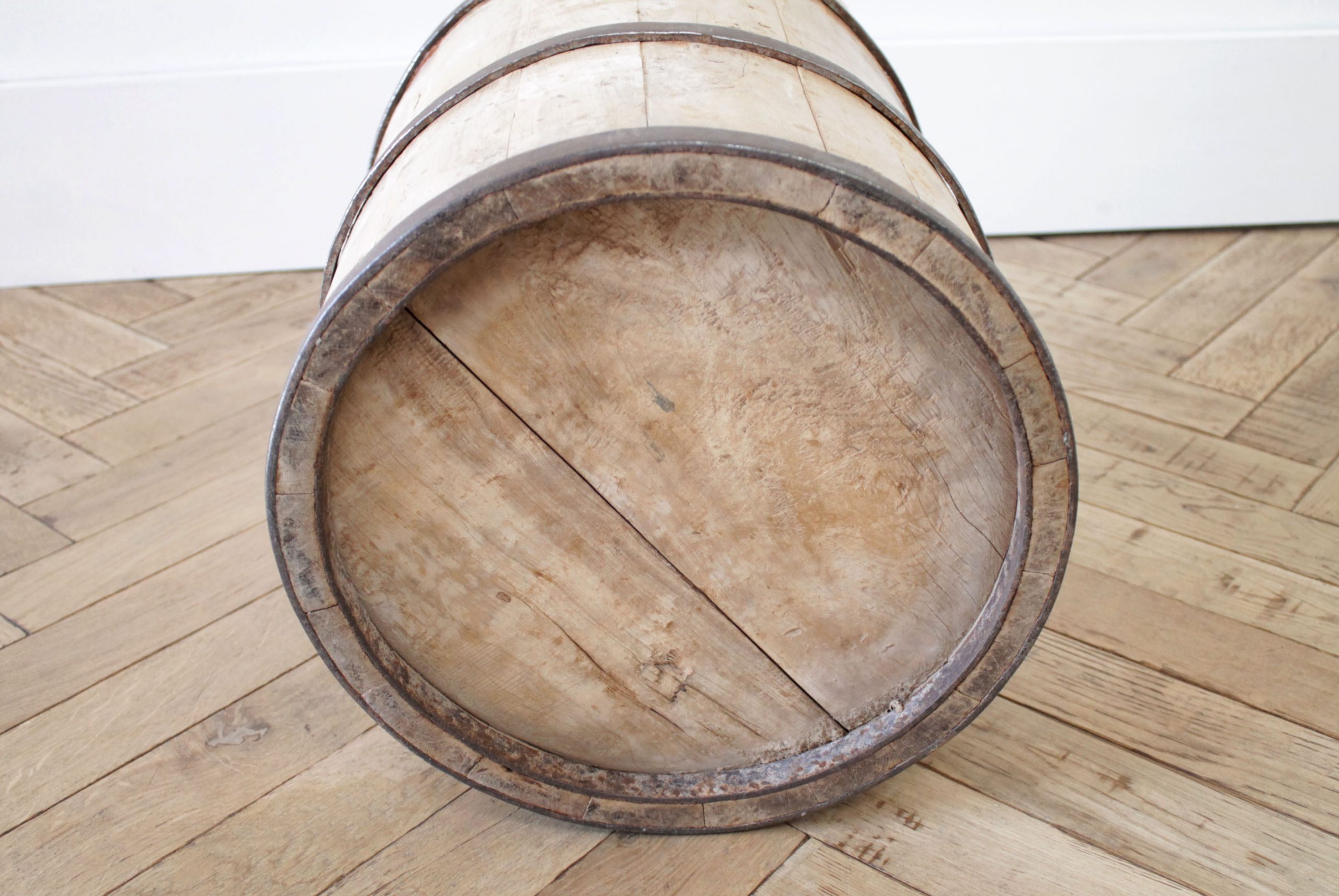 Vintage Chinese Wooden Decorative Bucket