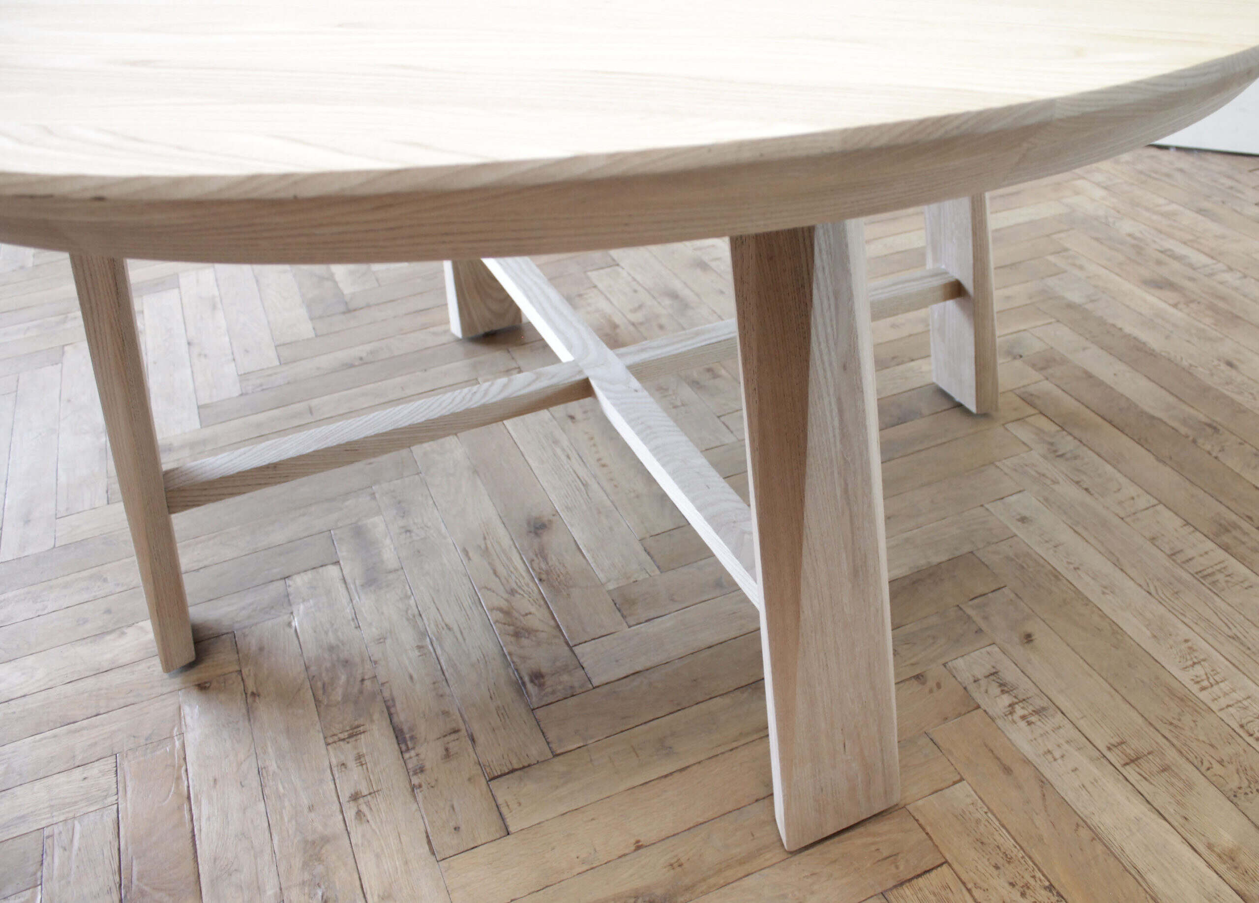 Custom Solid White Oak Round Dining Table – bloomhomeinc