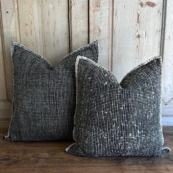 Billy Wool Pillow - Black / White