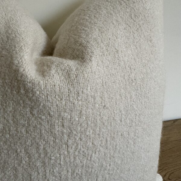 Co. Bouclette Pillow – Blanc