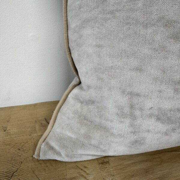 Vintage Velvet Lumbar Pillow – Ciment