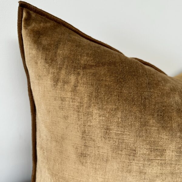 Royal Velvet Lumbar Pillow - Havane