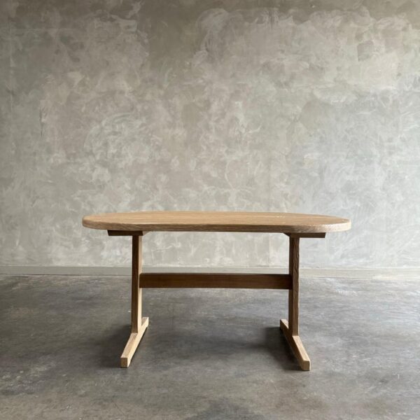 Tami Oval Dining Table