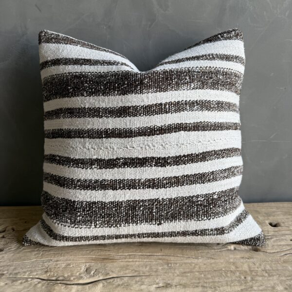 Vintage Rug Pillow – H