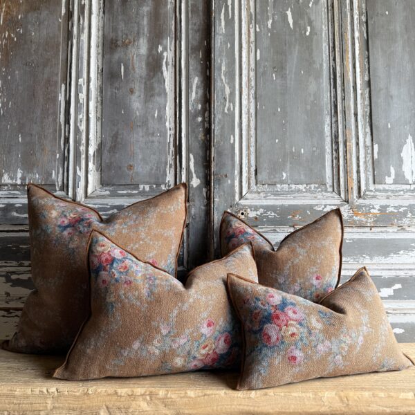 French Linen Lumbar - Pompadour Havane