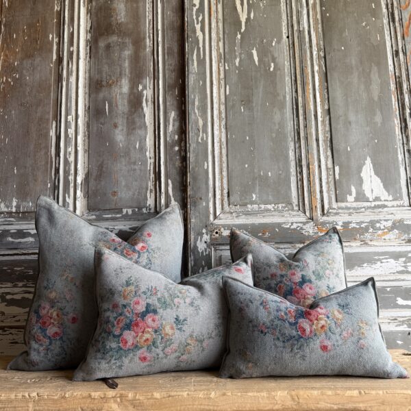 French Linen Lumbar - Pompadour Nuage