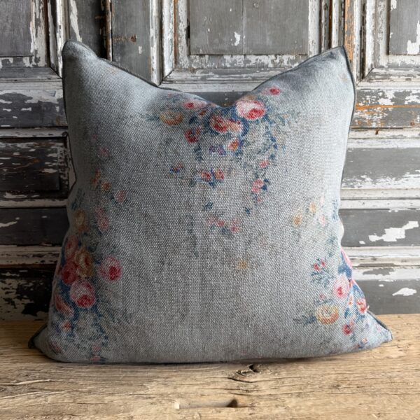French Linen Accent - Pompadour Nuage