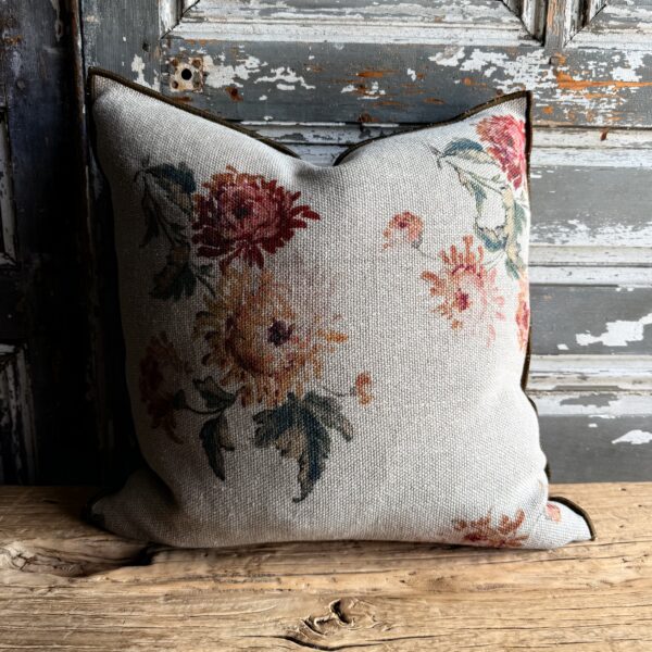 French Linen Accent - Imperial Bouquet