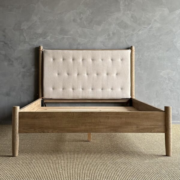Ludlow Bed  in Oak - Montana Brown