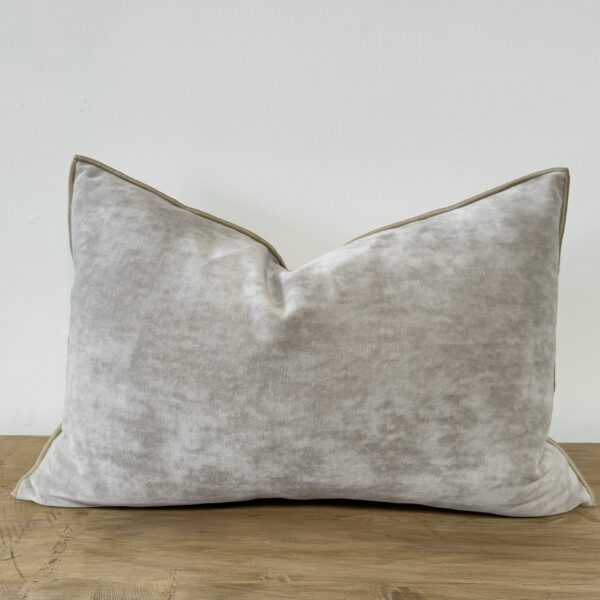 Vintage Velvet Lumbar Pillow – Ciment